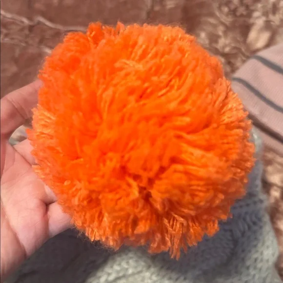 North Face Beanies Lot - Picture 8 of 8